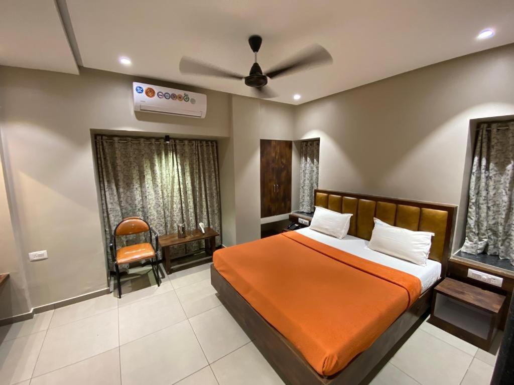 Hotel Vrindavan Deluxe Kolhapur Dış mekan fotoğraf