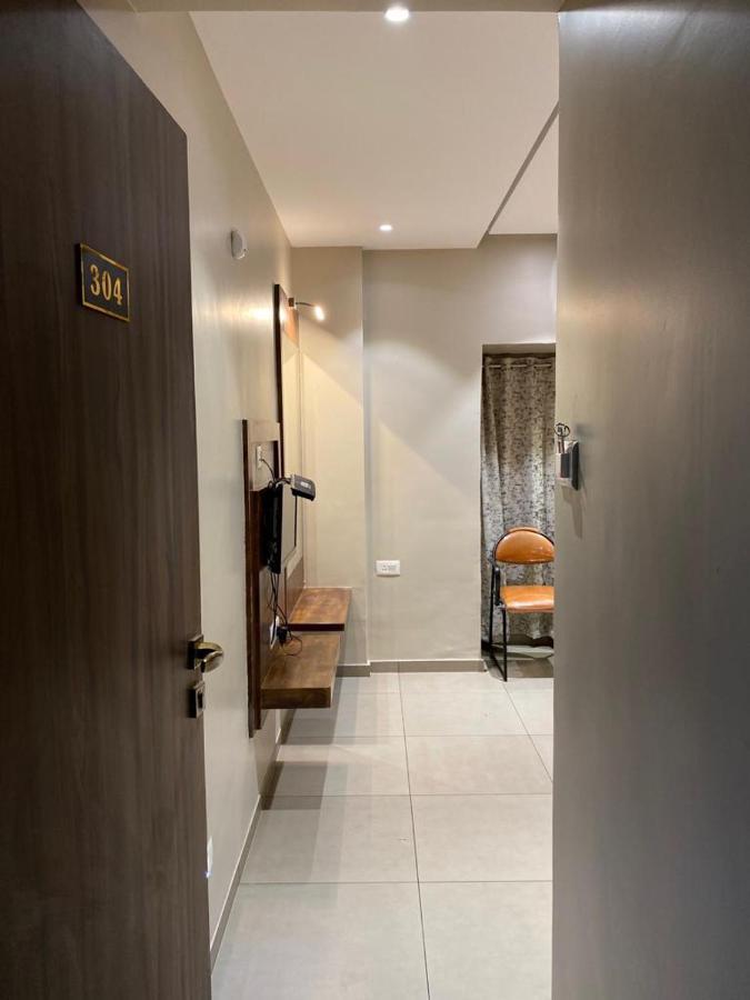 Hotel Vrindavan Deluxe Kolhapur Dış mekan fotoğraf