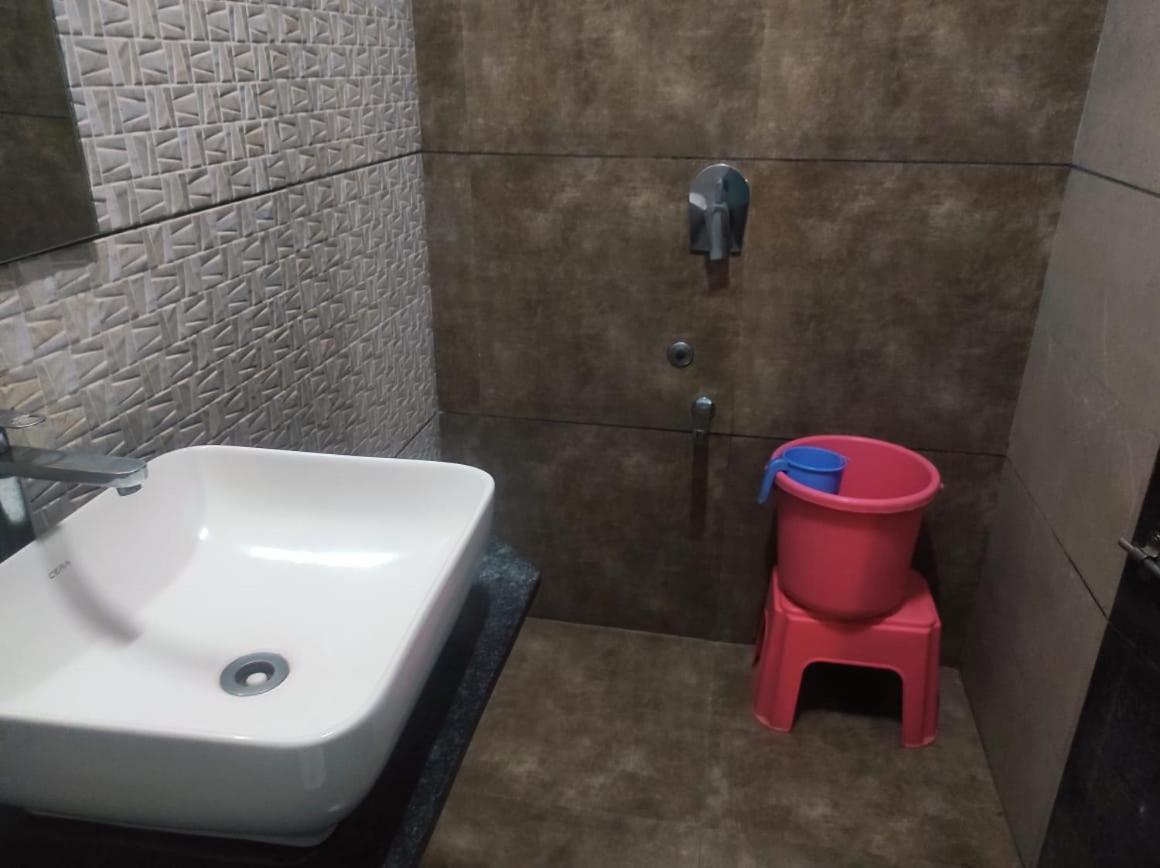 Hotel Vrindavan Deluxe Kolhapur Dış mekan fotoğraf