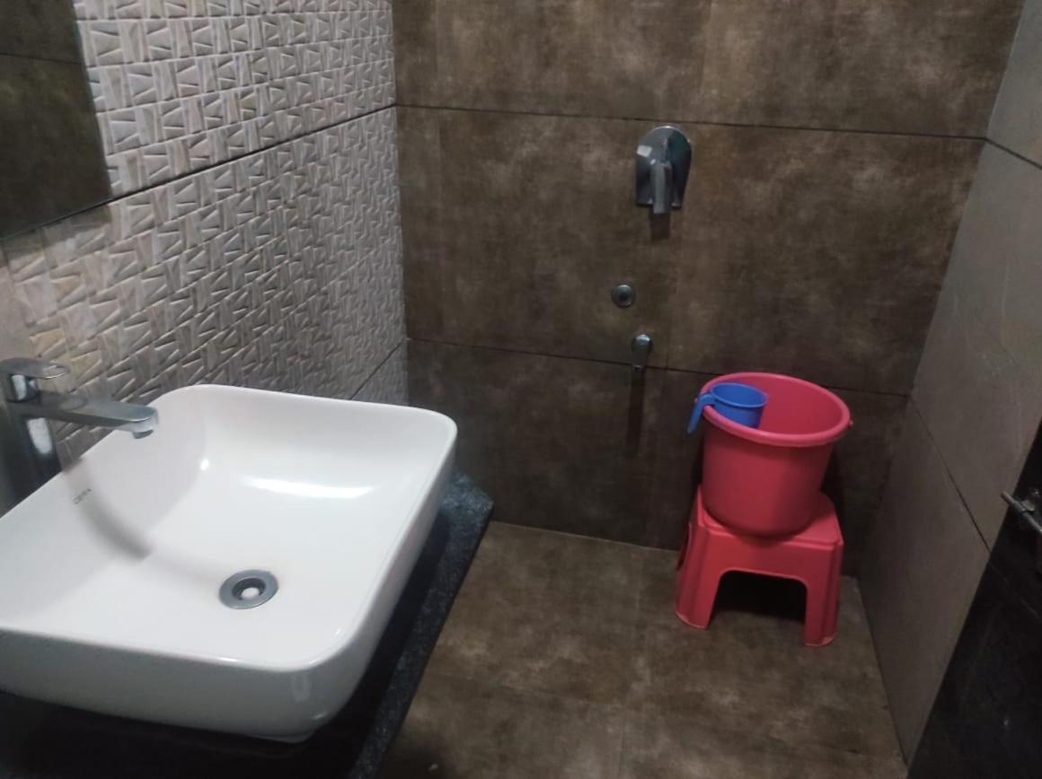 Hotel Vrindavan Deluxe Kolhapur Dış mekan fotoğraf