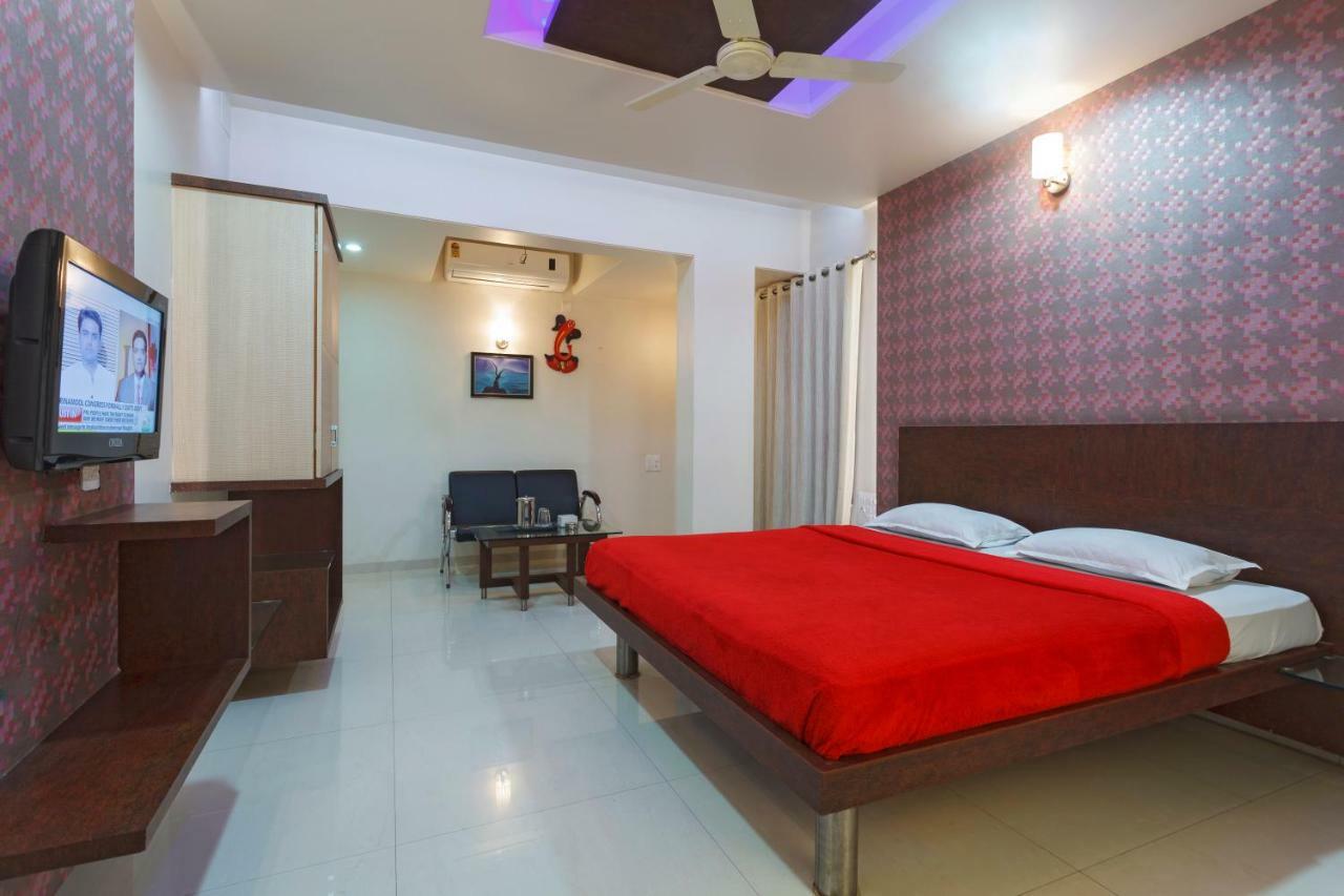 Hotel Vrindavan Deluxe Kolhapur Dış mekan fotoğraf