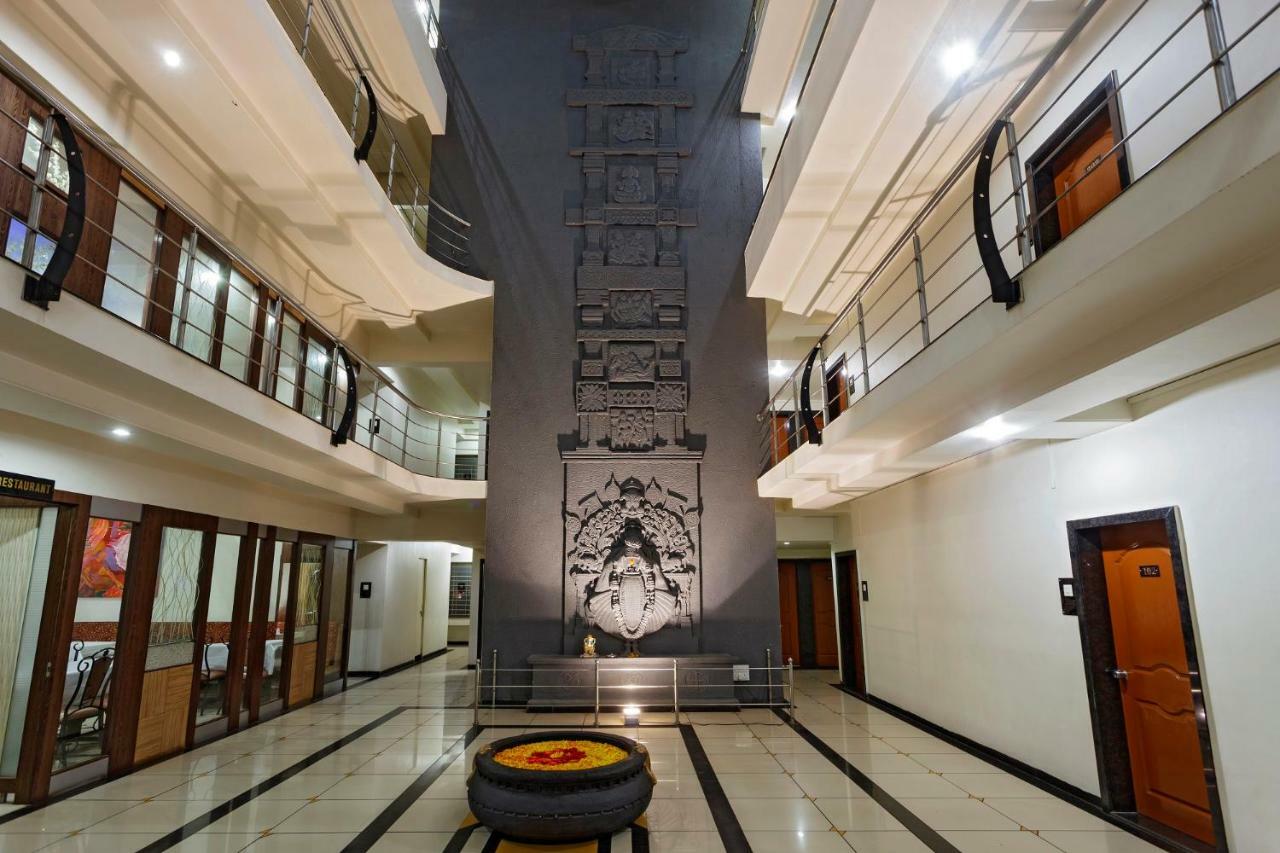 Hotel Vrindavan Deluxe Kolhapur Dış mekan fotoğraf