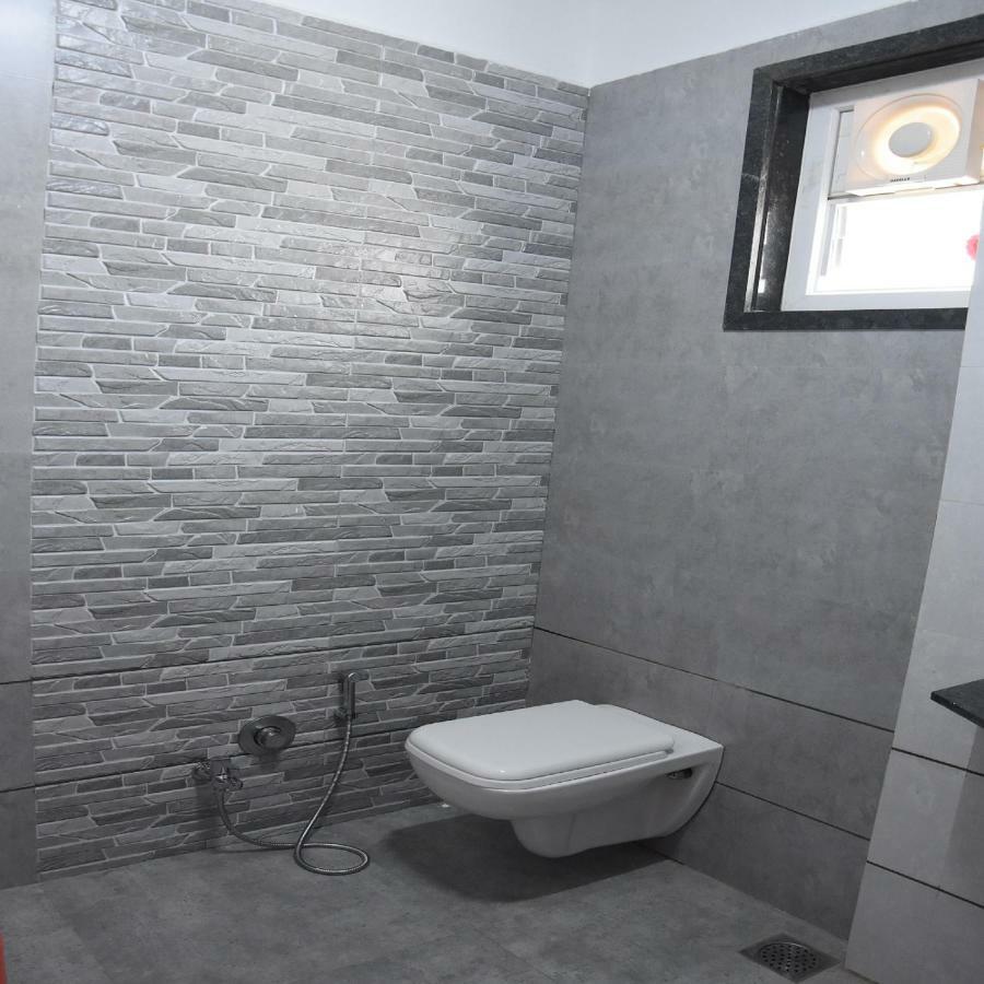 Hotel Vrindavan Deluxe Kolhapur Dış mekan fotoğraf